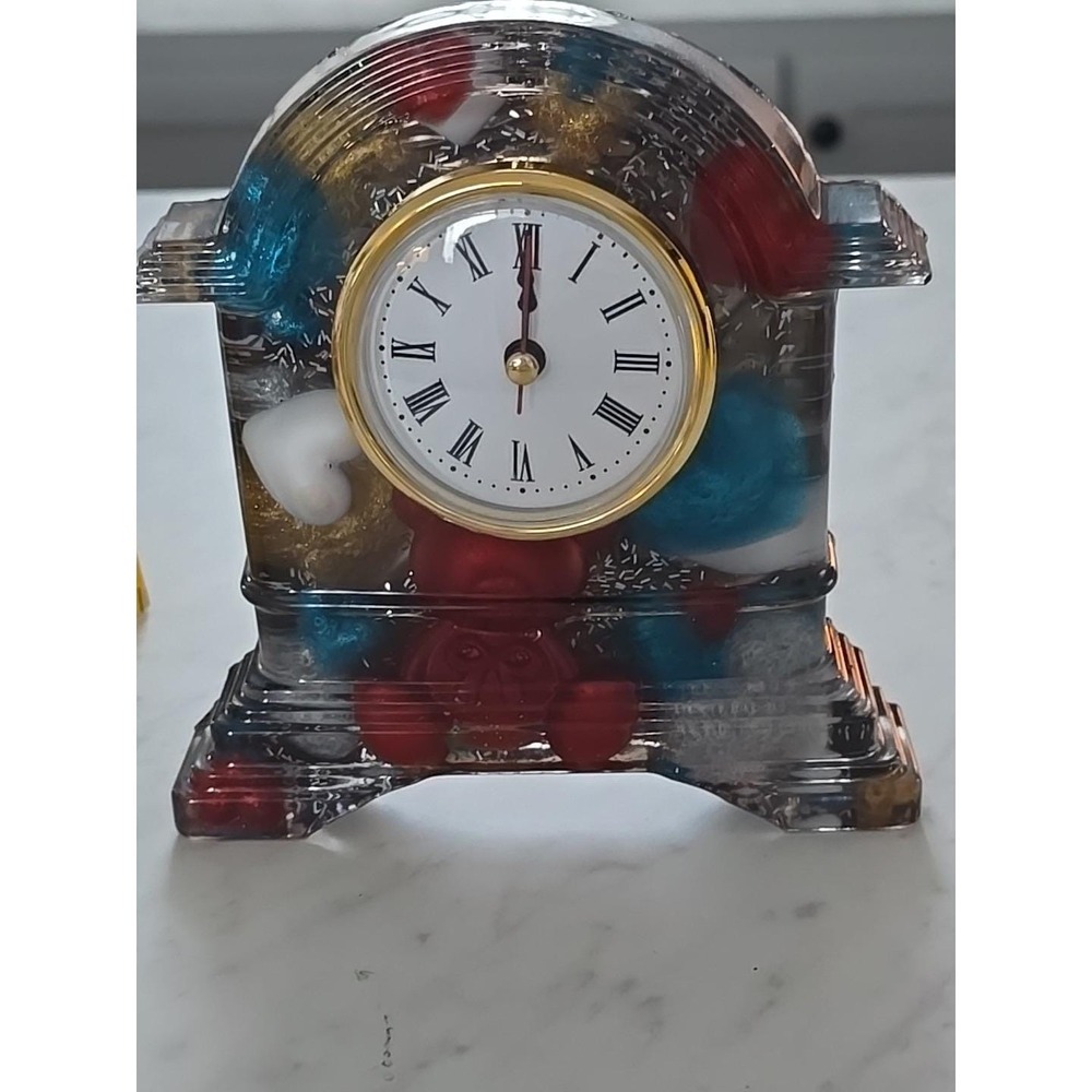 Handmade Resin Desk‎ Clock Decoration Gift Clear With Multi Colored Hearts 731